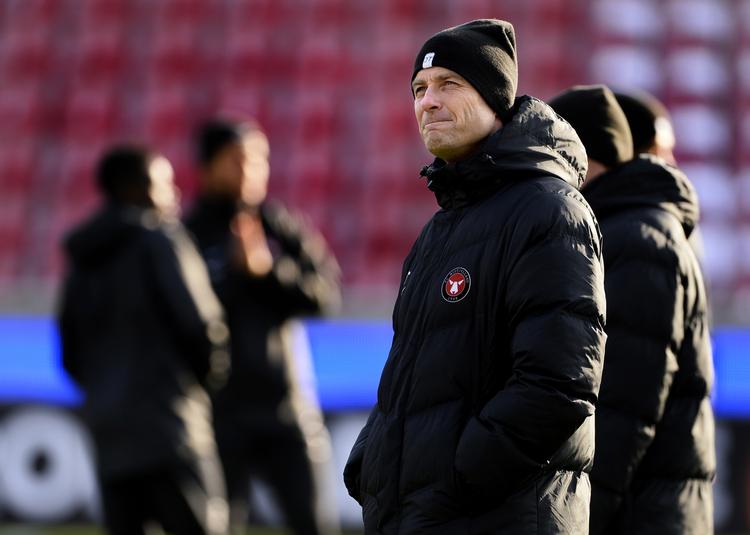 træning. Respekt er den primære følelse for Jess Thorup, når han sender sit hold til kamp mod Manchester United. 