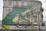 LISSABON. På Avenue Fontes Pereira de Melo ligger tre kondemnerede huse, hvor graffitimalerne bogstaveligt har været over det hele. Med så kreativ og finurlig graffiti, glædede vi os til at møde resten af byen. 