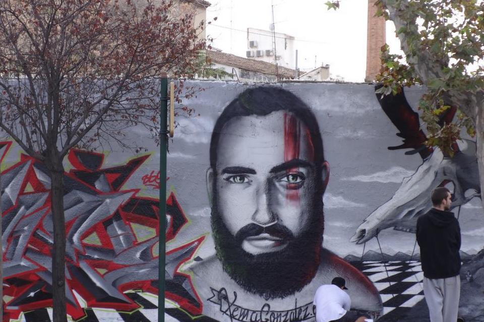 VALENCIA. I oktober 2015 var jeg vidne til, at tre tomme mure i løbet af et par dage blev sprayet med maling og nu fremstår som smukke billeder, der tilføjer noget nyt til byens rum. 