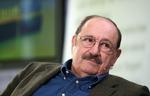 Literat. Bedst kendt af Umberto Ecos værker er 'Rosens Navn'. Sin viden om middelalderlig tænkning og klosterbevægelser, havde Umberto Eco fra sin tid på Universitetet i Torino, hvorfra han skrev sin afhandling om den helgenkårede teolog og dominikanermunk Thomas Aquinas. 