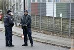 Sikkerhed. Sikkerhedsopgaver vil også fremover fylde meget i politiets arbejde, selvom de er justeret ned i forhold til sidste år. Her er betjente fra Nordjyllands Politi på arbjede foran den jødiske privatskole Carolineskolen på Østerbro. 