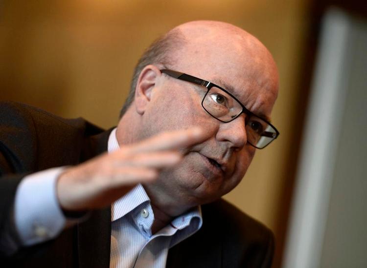 KAMPKLAR. DBU-formand JesperMøller vil stille kritiske spørgsmål, når et kriseramt Fifa indkalder til ekstraordinær kongres i hovedkvarteret i Zürich. 