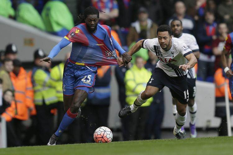 Overraskelse. Tottenham var favoritter og havde masser af muligheder for at score, men blev snydt af lokalrivalerne fra Crystal Palace. 