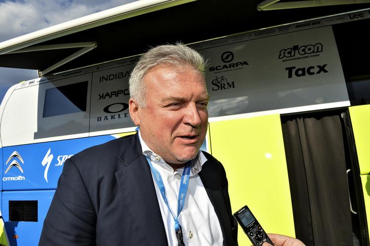 Forsmag. Den tidligere Saxo Bank-direktør Lars Seier Christensen har i dag løftet lidt af sløret for sit kommende projekt. Flere detaljer forventes på torsdag, når han flankeres af Bjarne Riis på et pressemøde i København. 