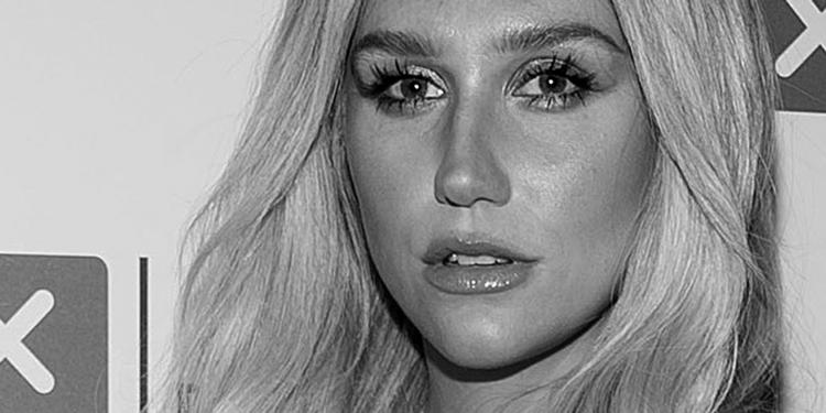 Medfølelse. Sangerinden Kesha vil sættes fri af sin kontrakt med pladeselskabet Sony, fordi hendes producer angiveligt har misbrugt hende. I fredags tabte hun retssagen, og det har  bl.a. fået Taylor Swift til at støtte hende med næsten 1,7 millioner kroner. 