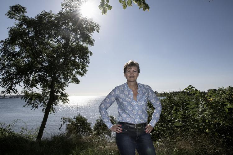 dobbeltild. Eva Kjer Hansen kan vente at komme i dobbelt krydsild på Christiansborg i dag. Først ved en høring med eksperter om landbrugspakken. Siden ved et samråd. 