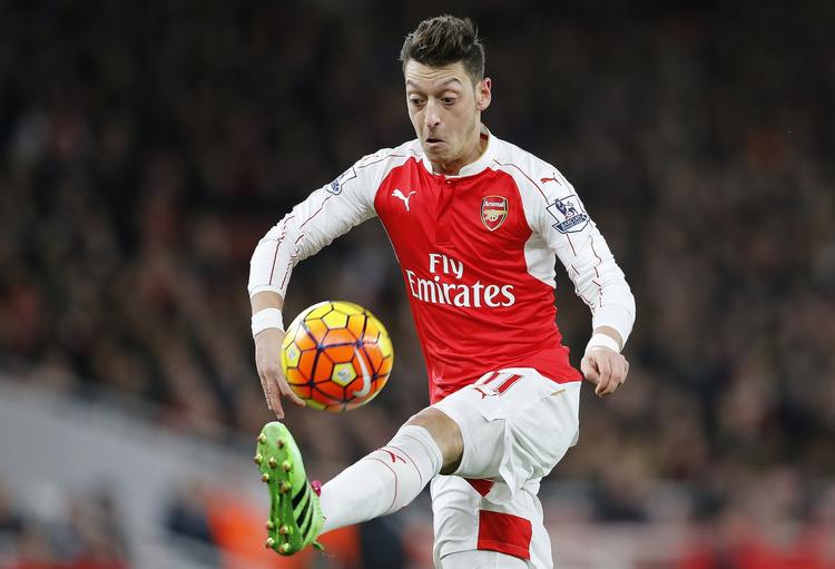 Afgørende. Meget kan afhænge af Mesut Özil, når Arsenal i aften brager sammen med Barcelona i Champions League. 