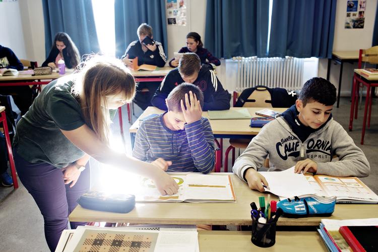 Kvalitet. En lang skoledag er ikke lig med kvalitet, mener SF og DF, der vil have bødt folkeskoleloven op, så skolerne får frihed til selv at bestemme, hvad de vil bruge den understøttende undervisning til. 