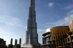 Burj Khalifa, Dubai. 828 meter høj og åbnede i 2010. Man kan opleve solnedgangen to gange fra bygningen - først fra bunden og så fra panoramadækket 555 meter oppe. Vind er en stor udfordring, og bygningen varierer i sin udformning for at 'forvirre vinden' og undgå, at der skabes stærke vindhvirvler. 