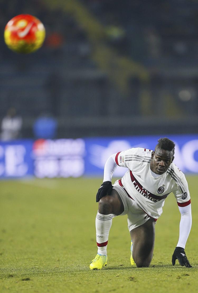 SKUFFELSE. Europas Golden Boy anno 2010 sidder mere på bænken, end han er på banen i AC Milan, hvor han er på lån efter en miserabel sæson i Liverpool. 
