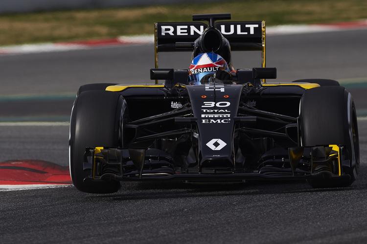 SAMMENBRUD. Renault-raceren klarede blot 42 omgange under tirsdagens testkørsel ved Middelhavet. Så blev den kørt væk på fejebladet. 
