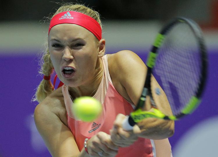 Videre. Wozniacki møder i 3. runde  russeren Elena Vesnina, der sensationelt slog den 2.-seedede Simona Halep ud. 