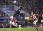 Nulløsning. Alt er muligt for Antoine Griezmann og Madrid (tv) efter kampen I Holland. 