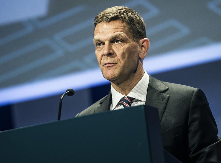 Det kan ødelægge en bank, hvis man bare kæmper for at bevare den. Bestyrelsen skal derfor se på de positive konsekvenser ved opbrud og forandringer, lyder det fra bestyrelsesformand i Danske Bank, Ole Andersen. Han blev kåret som årets bestyrelsesformand i 2015 og kommer i ny rapport med gode råd om de omskiftelige tider til sine kolleger. 