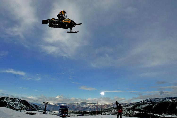 UFO. Snowcross er en af de populære discipliner under X Games - her en deltager ved en tidligere udgave af X Games i Aspen, Colorado. 