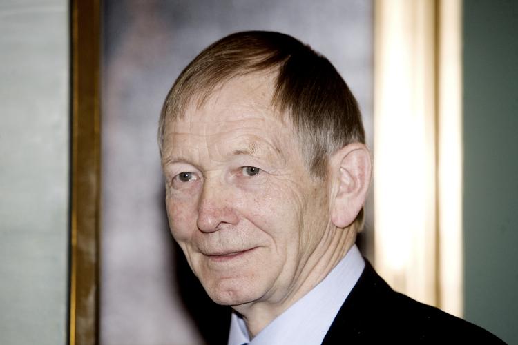 Ministerfyring Ifølge tidligere formand for Folketinget Christian Mejdahl (V) giver det god meneing, at en evt. fyring af miljø- og fødevareminister Eva Kjer Hansen (V) bør ske i Folketingssalen. 
