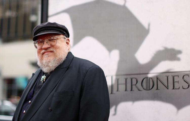 Langsom. George R.R. Martin har lagt alle side-aktiviteter væk, så han kan  koncentrere sig om at skrive sjette bog i serien Game of Thrones færdig. 