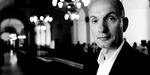 Christiansborg. Ask Rostrup har også i disse dage umanerligt travlt med at udrede, hvad der sker i dansk politik. Som DR's politiske nyheds-spydspids er han respekteret for sin indsigt og integritet. 