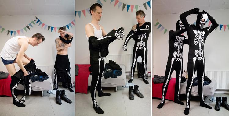 Transformation. Det danske rockband Powersolo med brødrene Kim og Bo Jeppesen er for anden gang med i en teateropsætning. Der er premiere på en uden tvivl meget anderledes 'Tartuffe' på lørdag. 