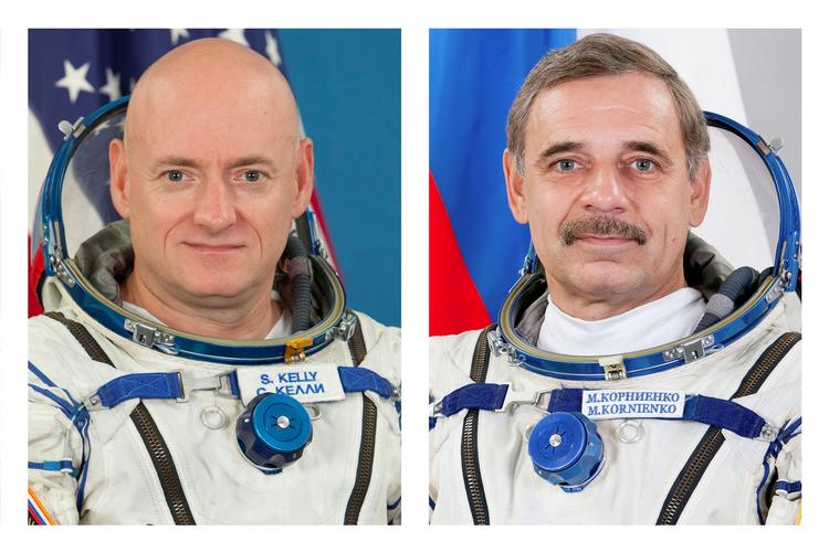 Når Scott Kelly og Mikhail Kornjenko vender hjem kan de regne med grundige lægetjek. Et af missionens mål er at give oplysninger om helbredsfølgerne af lange ophold i rummet. Her er de to klar til opsendelsen for knap et års tid siden fra den russiske kosmodrom i Bajkonur i Kasakhstan. Men få mennesker kan returnere fra ferie med så imponerende fotoalbums som det, Kelly nu har stykket sammen. 