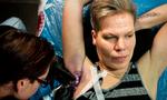 Livet. Samme dag, som dette interview fandt sted, fik Garbi Schmidt lavet en tatovering hen over arret fra sin kræftoperation. Med hendes egne ord er tatoveringen 'et opgør med døden' og består af en lotus, som er livets blomst - den står i centrum. Baggrunden er et gammelt grafisk mønster for 'livets blomst'. 