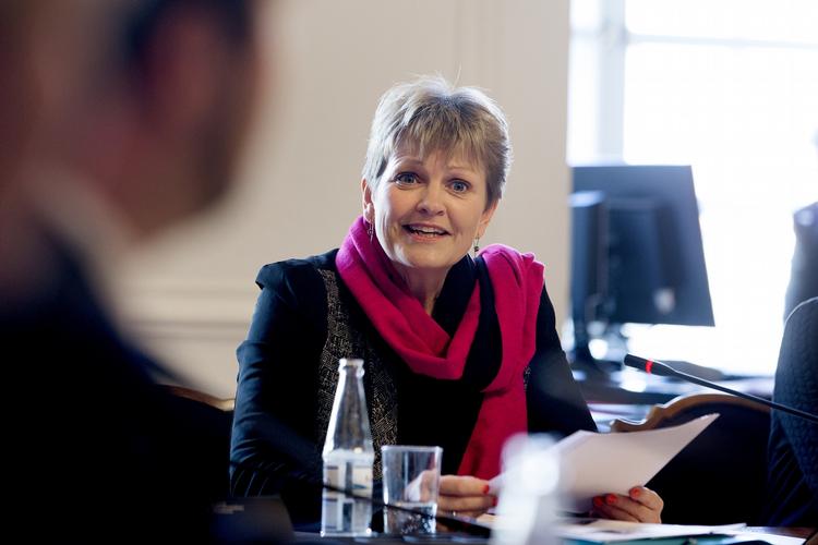 afbrudt. Eva Kjer Hansen fotograferet i onsdags på et samråd, der blev afbrudt, fordi rød blok ikke ville deltage i et møde med en minister, hvis fremtid var usikker. 