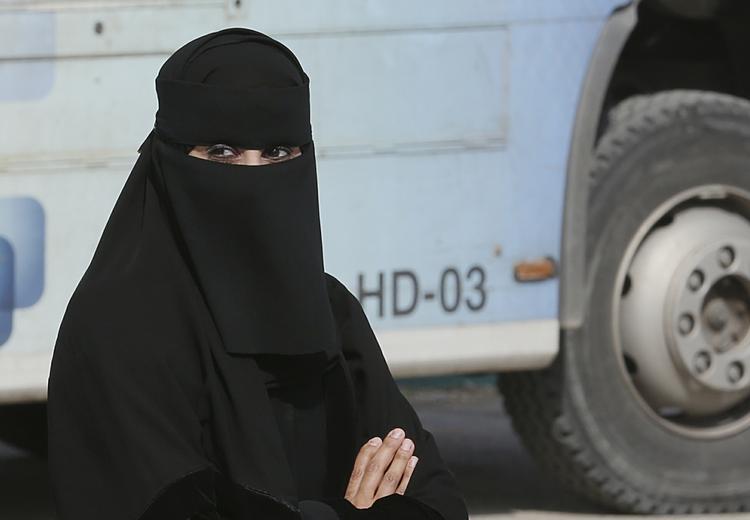advarsel. Forholdene for ikke mindst kvinder er hårde kvindernei Saudi-Arabien, men også besøgende skal passe på og følge reglerne. 