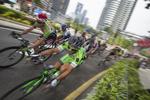 Succes. Jesper Hansen er godt med ved Tour de Langkawi i Malaysia. På billedet, som er fra sidste år, ses cykelrytterne i fuld fart på vej gennem millionbyen Kuala Lumpur, som også i år er en del af ruten. 