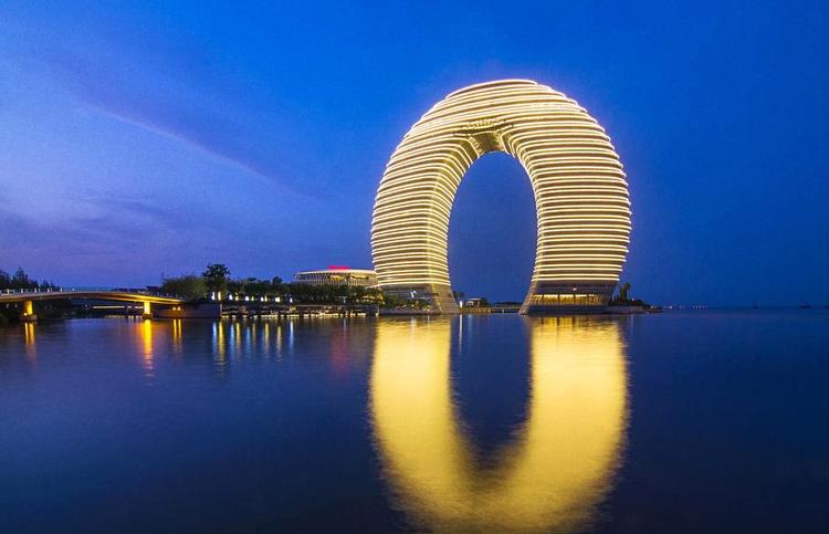 Flot/grandiost? Byggerier som Sheraton Huzhou Hot Spring Resort i byen Huzhou i Zhejiang-provinsen i det østlige Kina er ikke populære hos det kinesiske kommunistparti. Foto: Wang Quian 