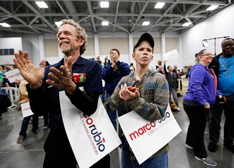 Alt andet. Blandt republikanske stamvælgere breder håbløsheden sig. De vil ikke have Trump. Foto: The’N.Pham/Virginia Puilot/AP 