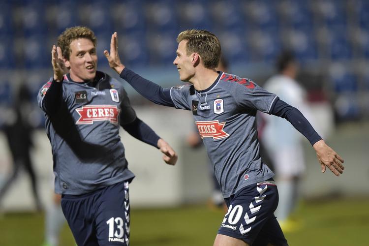 landsholdspotentiale. Morten 'Duncan' Rasmussen (tv) scorede første mål mod Sønderjyske og satte derefter Elmar Bjarnason op til 2-0-målet for AGF. 