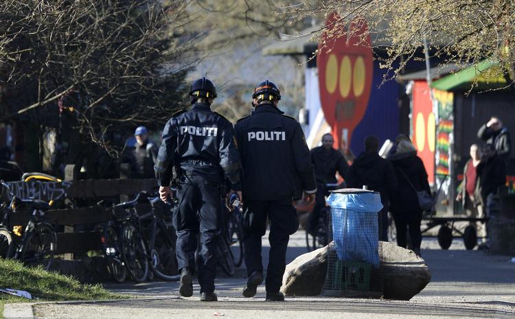 Christiania. Der vil fremover ikke være så mange betjente til at kontrollere hashhandlen i Pusher Street på Christiania. 
