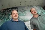 TVILLINGEFORSØG. Scott Kelly (tv) og hans bror Mark deltager i Nasa's undersøgelse af, hvordan et langt ophold i rummet påvirker menneskekroppen. 