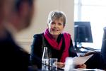 Skæbnemøde. Eva Kjer Hansen sad ved siden af Rasmus Jarlov under forhandlingerne på Marienborg på trods af det konservative krav om det modsatte, fortæller hun selv. 