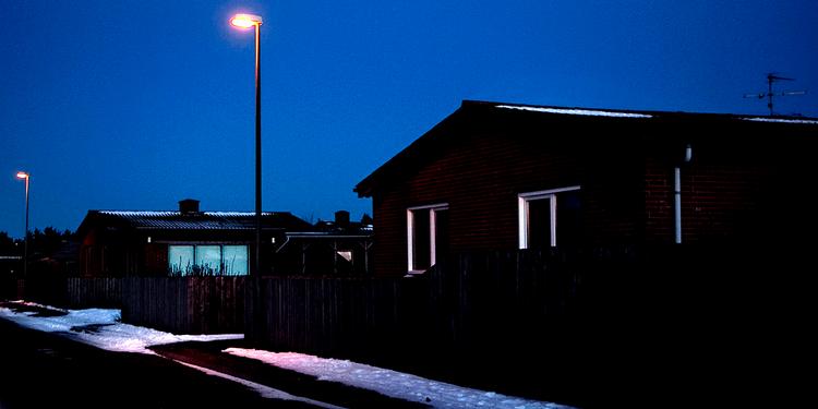 BUNDET. Når man først har taget et realkreditlån i sine mursten, sidder man godt fast. Det er så dyrt at skifte institut, at kun de færreste gør det. Besparelsen er typisk først hentet ind efter ti år eller mere. 