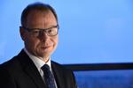forvandling. Nykredit med direktør Michael Rasmussen i spidsen er kommet i massiv modvind, efter at han har varslet, at bidragssatserne vil stige og gøre Danmarks billigste realkreditlån til det dyreste. 