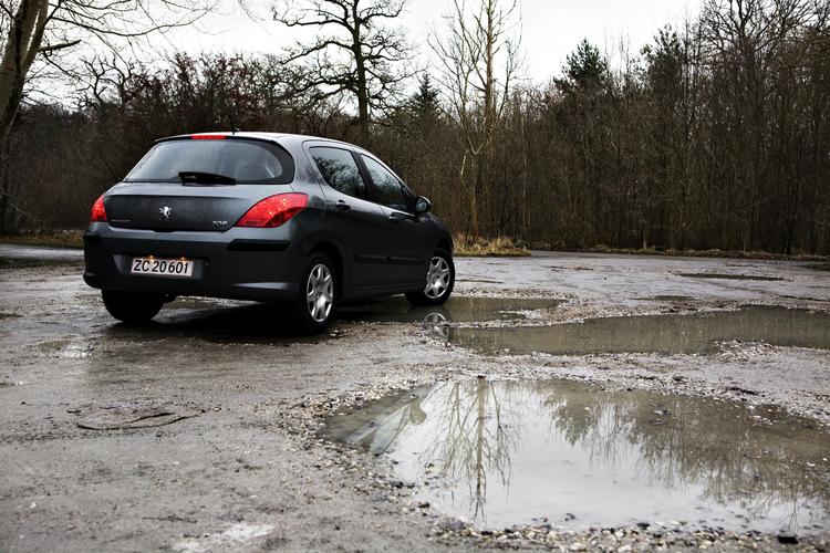 BRÆNDSTOF. Fremover skal løfterne om bilens brændstofforbrug stemmer bedre overens, lover Peugeot og Citroën. Peugeot 308 bruger 60 procent mere, end kunderne har fået at vide indtil nu. 