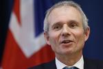 Klæbehjerne. Den britiske europaminister, David Lidington, er kendt som den person i Storbritanniens regering, der ved mest om EU. I dag besøger han regeringen og Folketinget i København. 