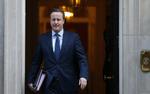 EU. David Cameron, der her forlader nr. 10 Downing Street  kæmper med sit politiske bagland. 