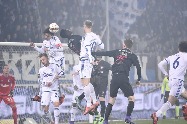 sejr. FCK-matchvinder Nicolai Jørgensen (i midten) udnyttede den ene store mulighed, han fik. 