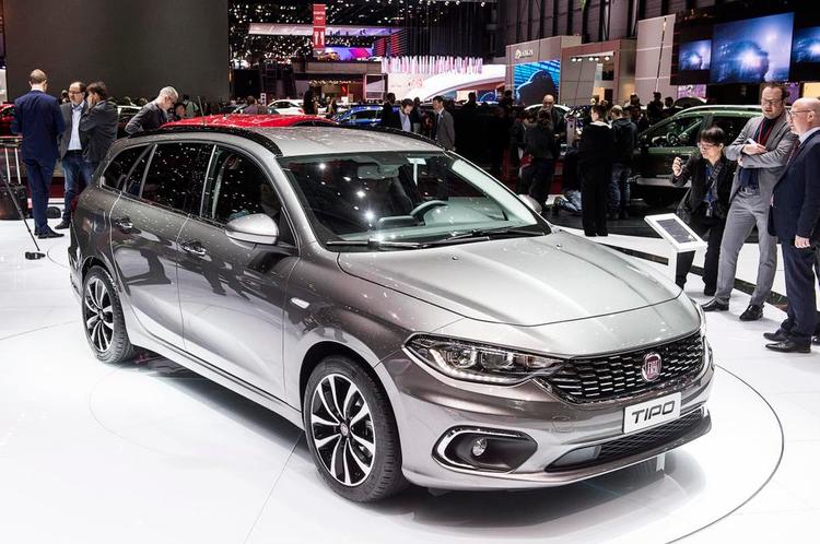 Pakæsel. Der er god plads til både passagerer og bagage i stationcarudgaven af den nye Fiat Tipo. 