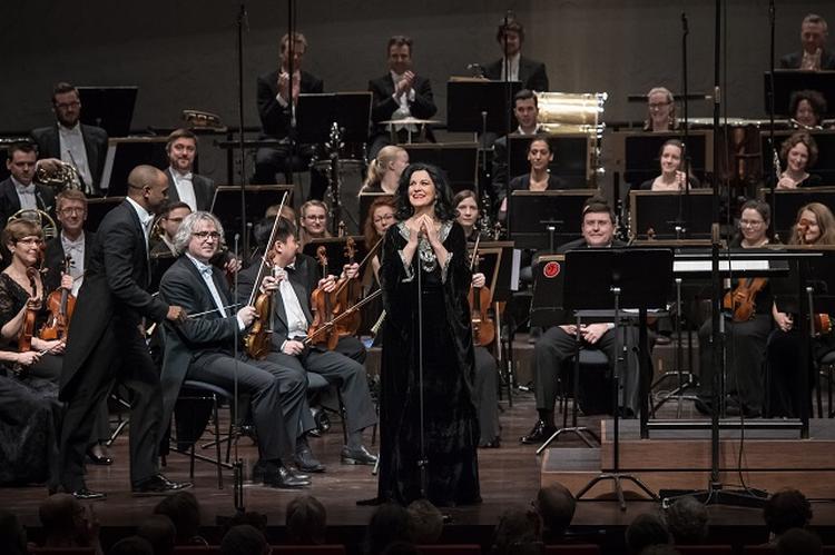 Stjernesopran. Angela Gheorghiu er vor tids Maria Callas. Ved koncerten i Aalborg arbejdede hun kontrolleret og begavet med sin sopranstemme. 