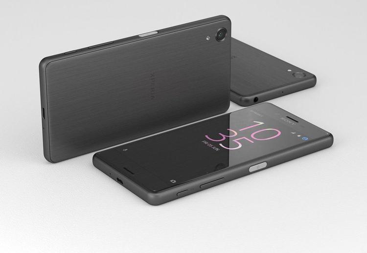 MELLEMKLASSE. Både Sony og Apple har nu erkendt, at deres flagskibe på smartphonemarkedet er så dyre, at de er nødt til udvikle nogle telefoner, som er til at betale. 