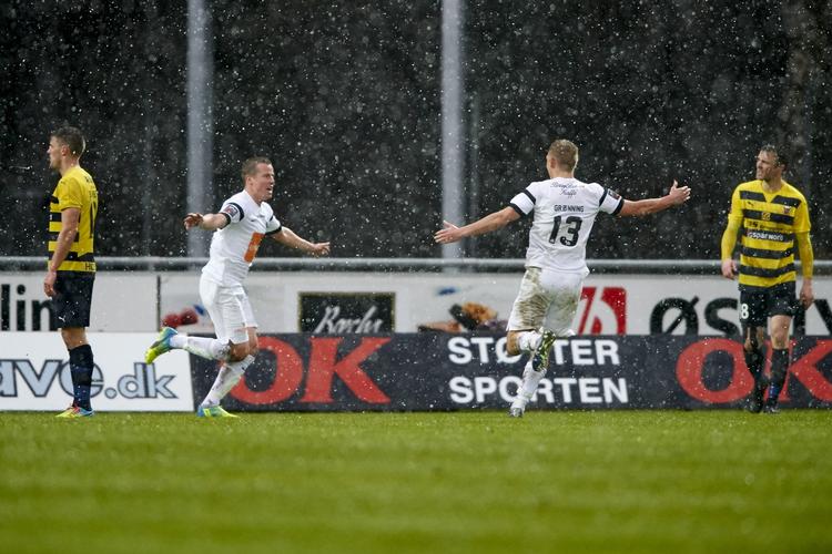 ydmyget. Jeppe Curth (tv) satte Viborg FF i gang i storsejren over Hobro. 