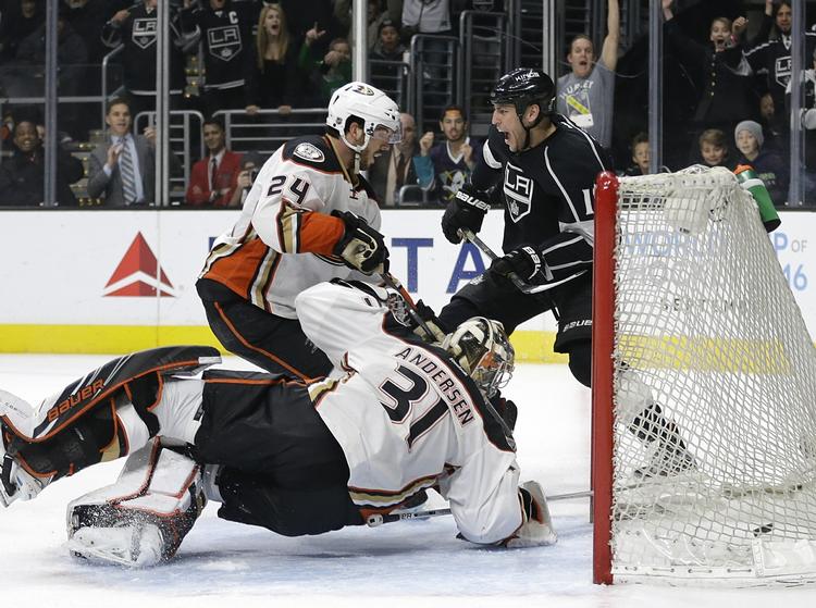 Mål. Frederik Andersen indkasserer her et mål hos Anaheim Ducks. 