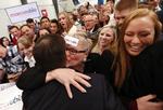 Optismisme. Trods de seneste dårlige resultater - og et enkelt godt - var stemningen høj, da Marco Rubio holdt valgmøde i Idaho søndag. Jan Mickelsen giver ham et kys. 