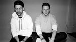Undskyld. Produceren Ryan Lewis og rapperen Macklemore har det svært med at være hvide og priviligerede på deres nye album. Pr-foto 