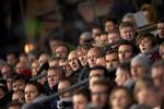 TILSKUER. Da Åge Hareide i torsdags var til Superligafodbold i Herning, sad han ved siden af Thomas Gravesen og U21-landstræner Niels Frederiksen. 