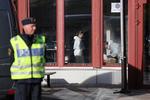 SKOLEDRAB. Kriminalteknikere arbejder på gerningsstedet efter knivdrabene på lærere og elever på Kronan-skolen. 