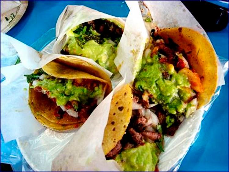 MEXISTÆRKT. Den røde sovs til tortillaerne var 'picante', hvilket viste sig at være hot. 